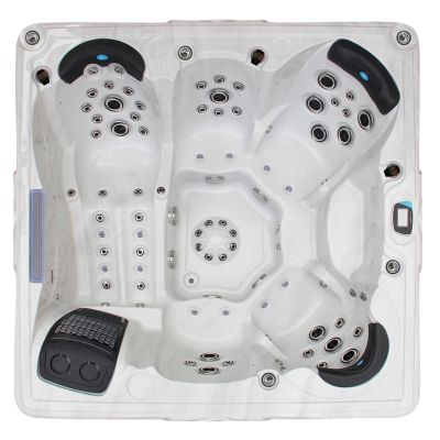 Reef Maluku Hot Tub