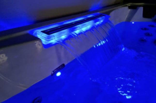 Reef Ovaka Hot Tub  - Image 182485