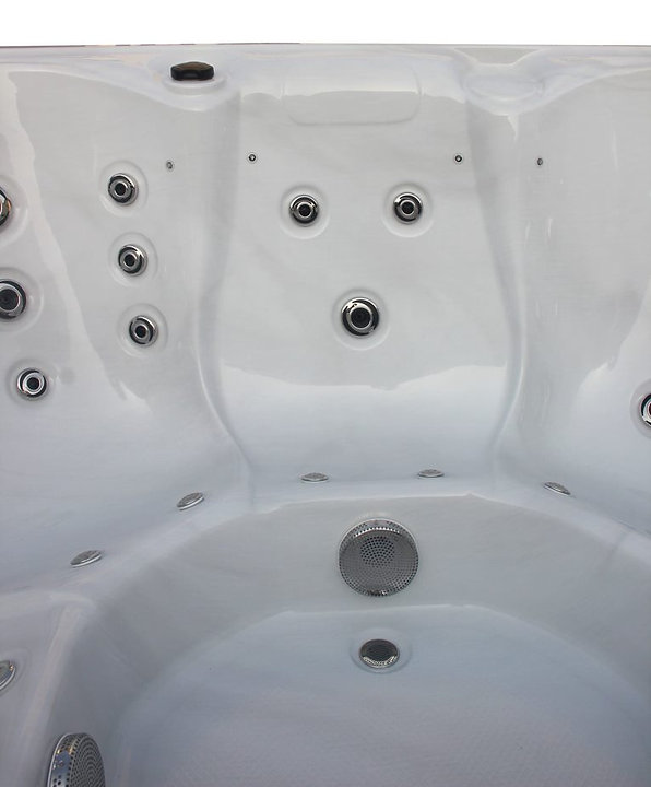 Reef Tinian Hot Tub  - Image 182471