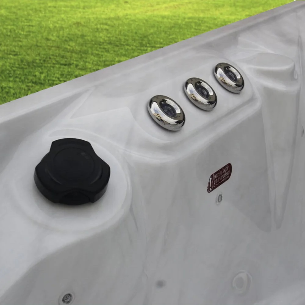 Reef Luzon Hot Tub  - Image 182458