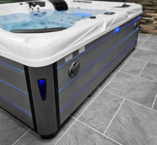 Reef Maluku Hot Tub - Image 182480